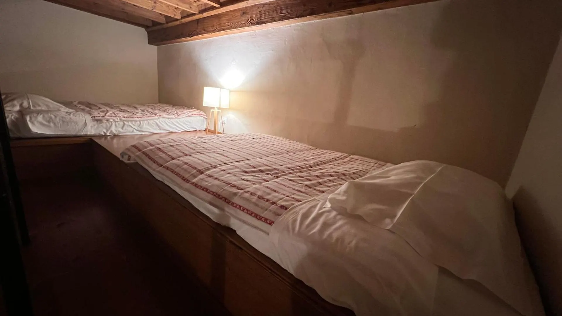 Coach 10 Apartment Florence Italy
