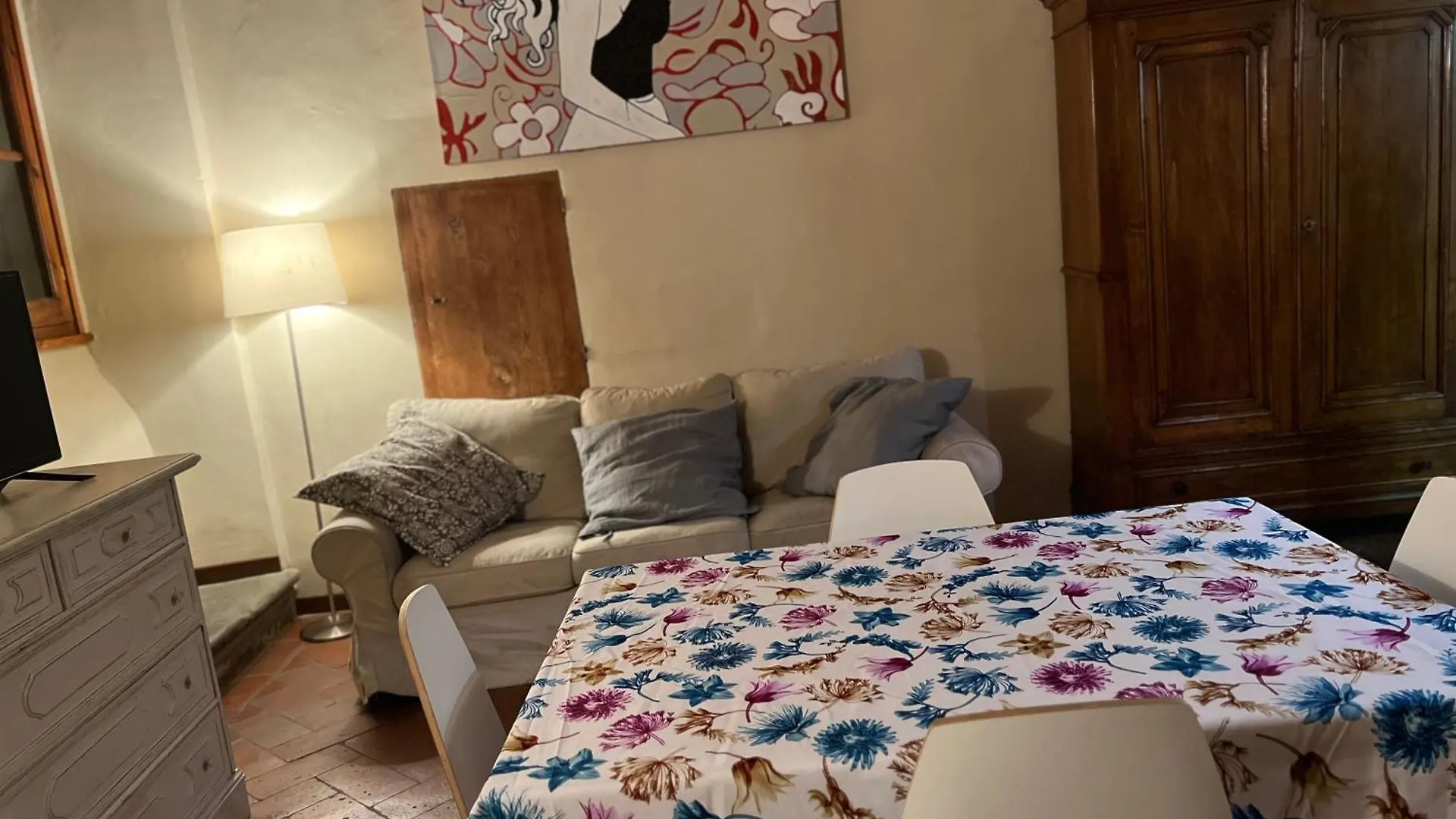 Coach 10 Apartment Florence 0*,  Italy