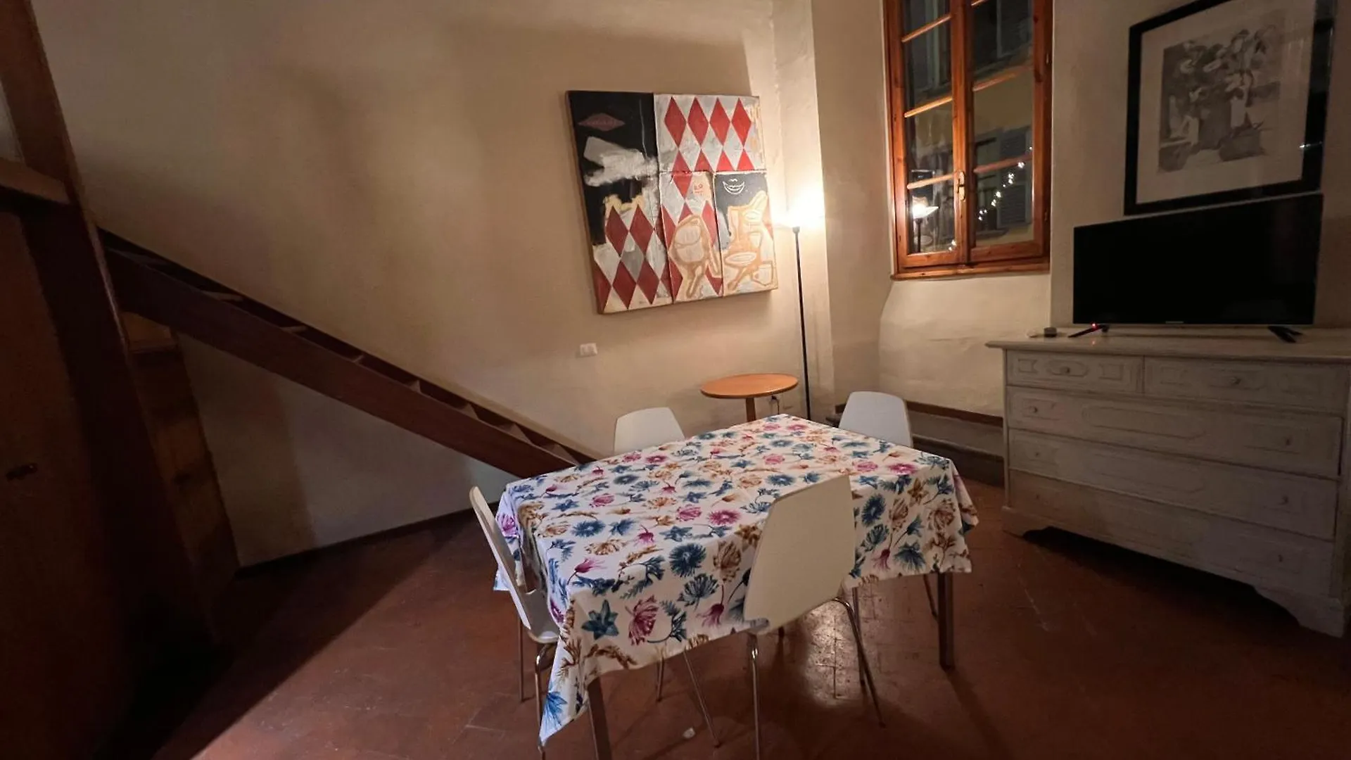 Coach 10 Apartment Florence Italy